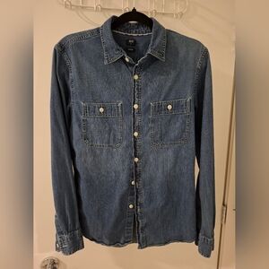 Uniqlo Men's Blue Denim Patch Pocket Button-Up Shirt (Size S; Slim Fit)